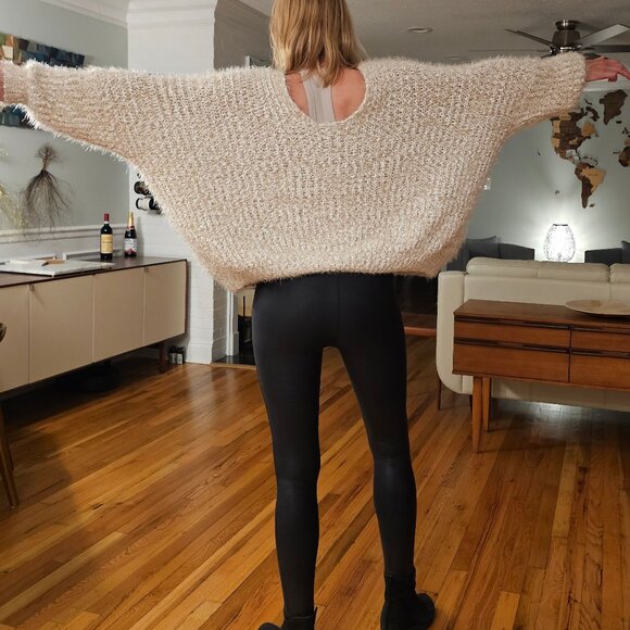 Women’s POL Tan and White Chenille Oversized Sweater, Large - Picture 10 of 15